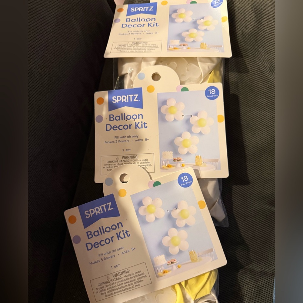 Spritz Yellow and White Balloon Decor Kit - Daisy Flower Balloon Kit
